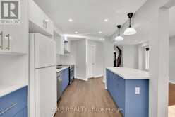 6 PURDY CRESCENT W | Toronto Ontario | Slide Image Thirteen