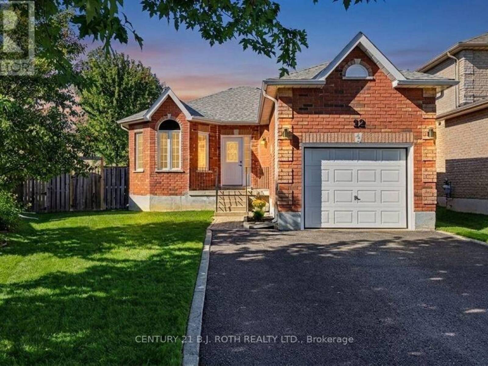 12 LAMONT CRESCENT, Barrie, Ontario L4N 2G8