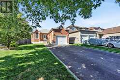 12 LAMONT CRESCENT | Barrie Ontario | Slide Image Two