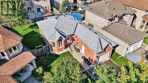 12 LAMONT CRESCENT | Barrie Ontario | Slide Image Thirty-four