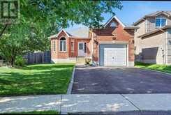 12 LAMONT CRESCENT | Barrie Ontario | Slide Image Three