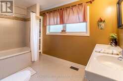 18 OAK STREET | Barrie Ontario | Slide Image Thirteen