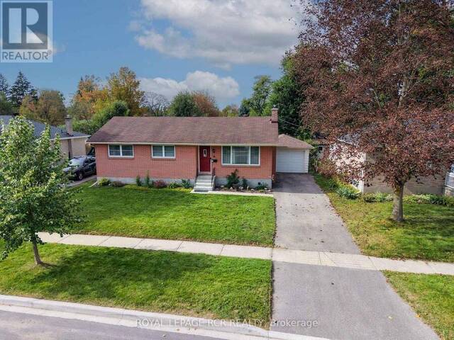18 OAK STREET Barrie Ontario, L4M 3V2 - 2 Bedrooms Home For Sale