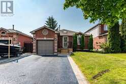 9 HOLLY MEADOW ROAD | Barrie Ontario | Slide Image Two
