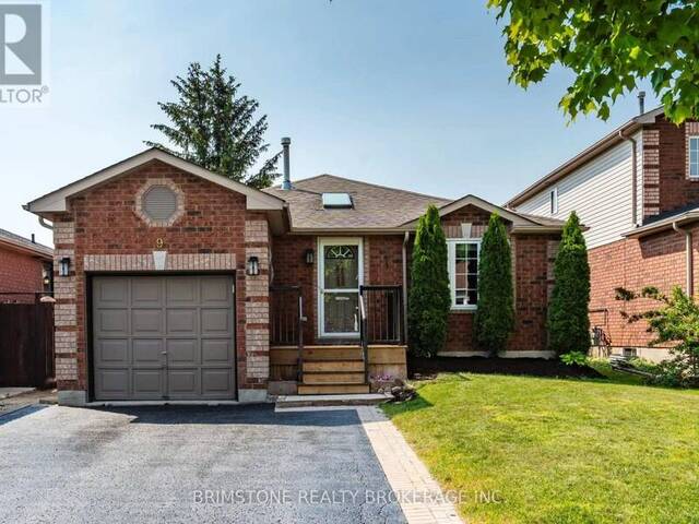 9 HOLLY MEADOW ROAD Barrie Ontario, L4N 8S1 - 3 Bedrooms Home For Sale