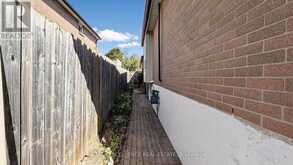 28 GLENVALE BOULEVARD | Brampton Ontario | Slide Image Fifty