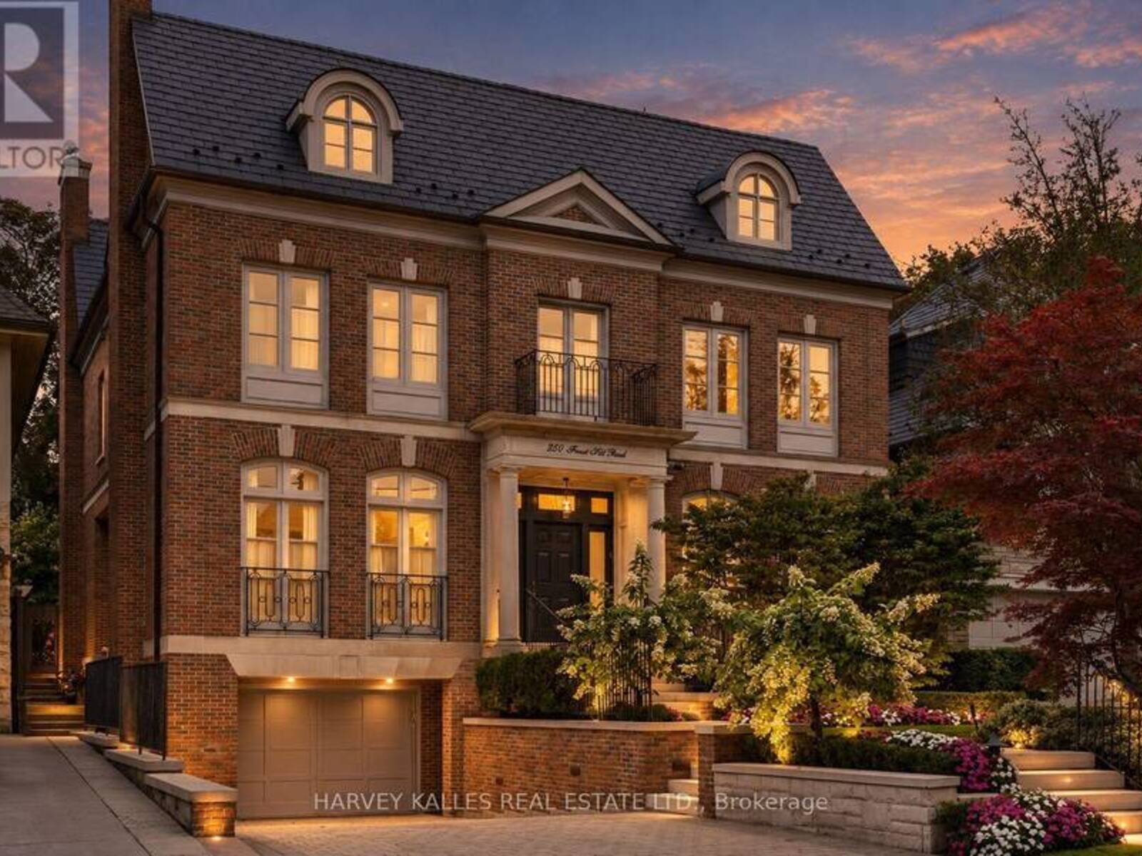 250 FOREST HILL ROAD, Toronto, Ontario M5P 2N5