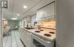 376 MC ROBERTS AVENUE | Toronto Ontario | Slide Image Thirty