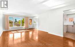 879 CONSORT CRESCENT | Mississauga Ontario | Slide Image Six