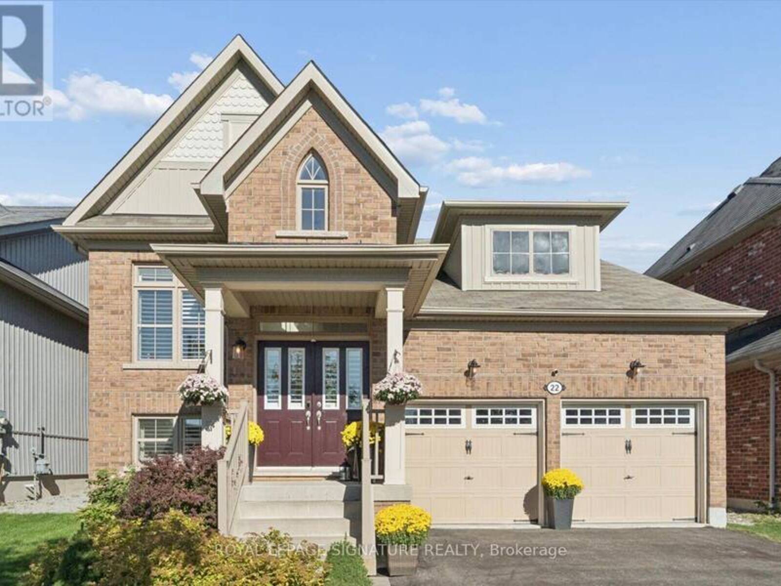 22 WYCOMBE STREET, Whitby, Ontario L1M 0H1