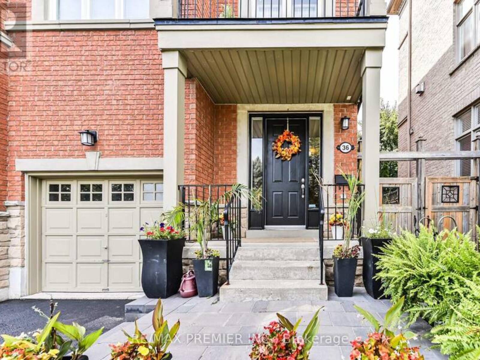 36 HELEN STREET, Vaughan, Ontario L4L 3S3
