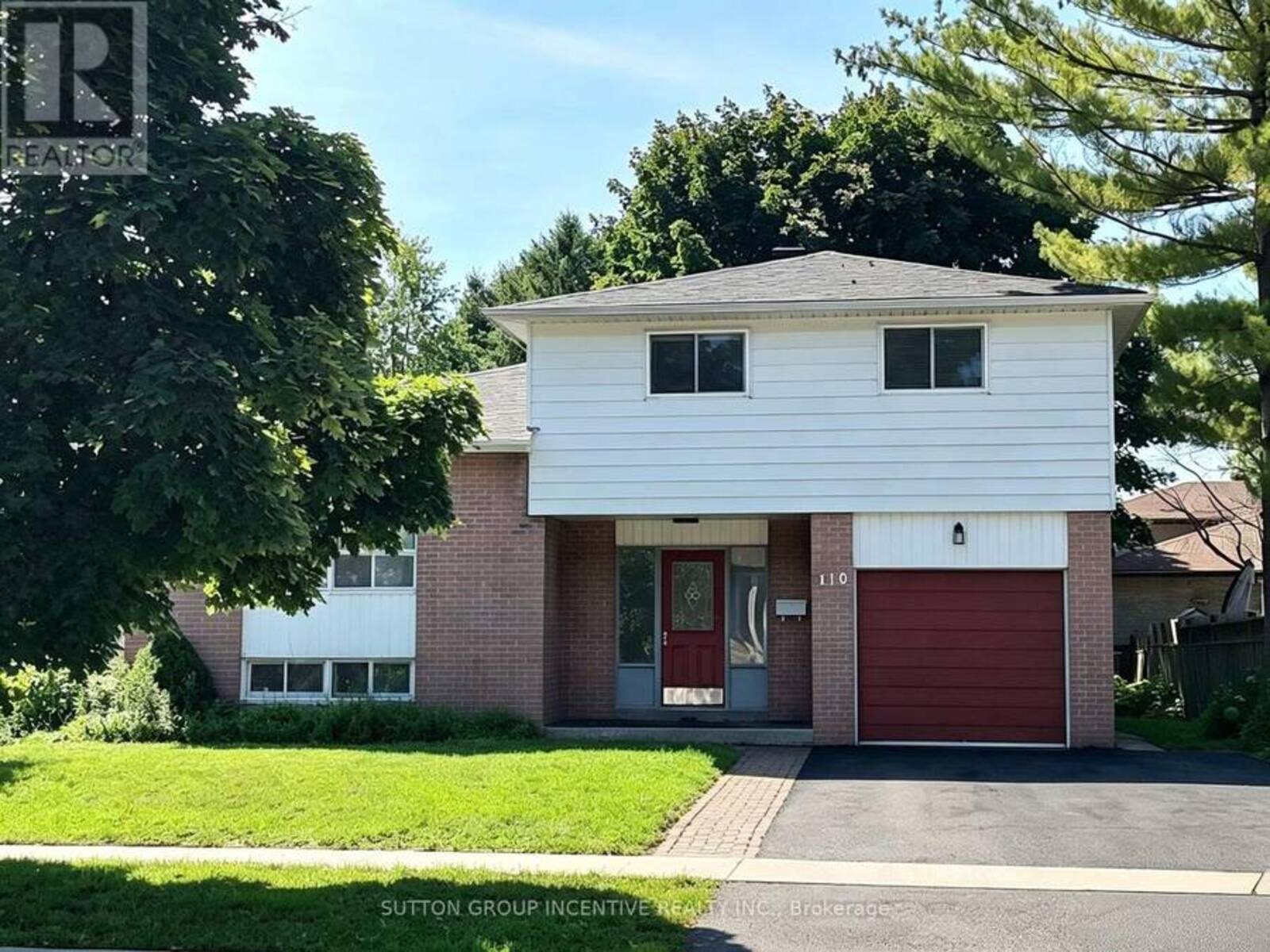 110 COLLEGE CRESCENT, Barrie, Ontario L4M 5C9