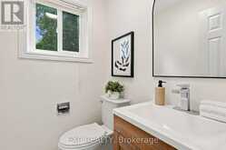491 TIPPERTON CRESCENT | Oakville Ontario | Slide Image Fifteen