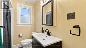 42 DELEVAN CRESCENT | Hamilton Ontario | Slide Image Sixteen