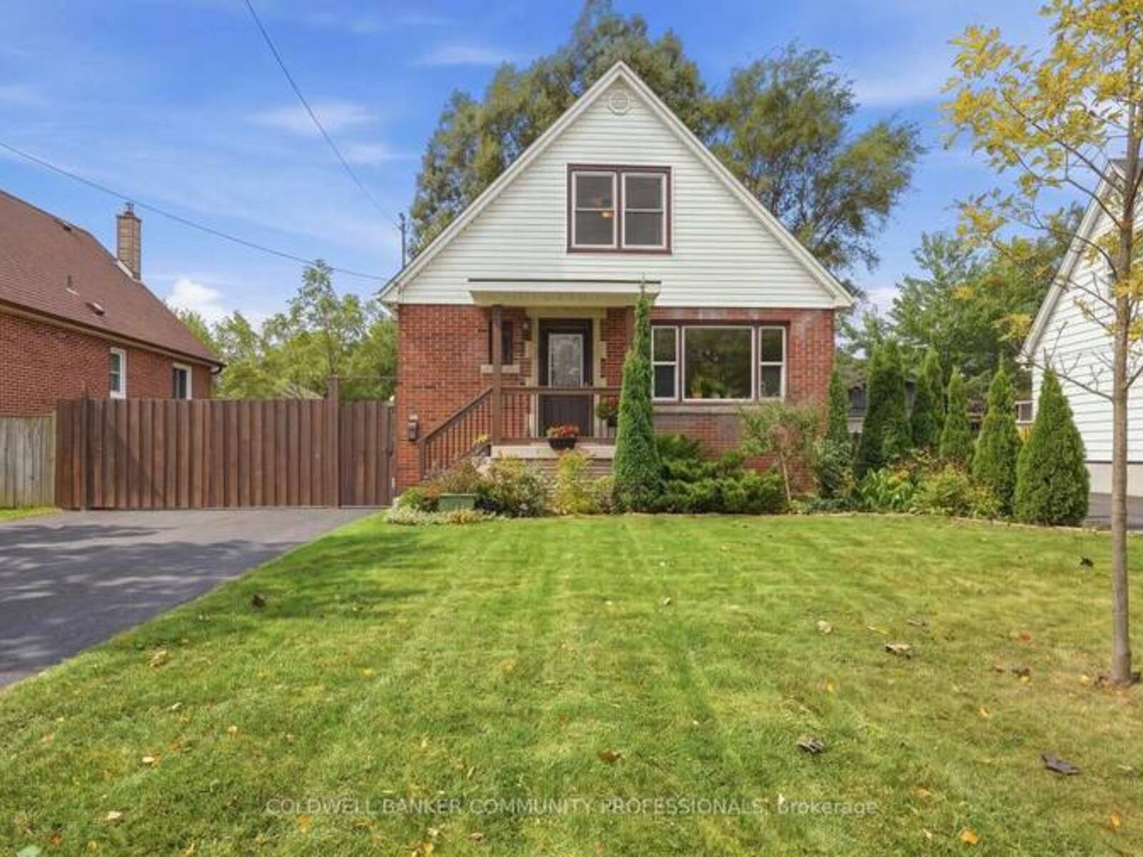 42 DELEVAN CRESCENT, Hamilton, Ontario L9A 4A7