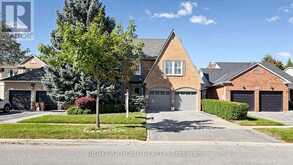 103 PEEVERS CRESCENT | Newmarket Ontario | Slide Image Two