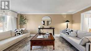 103 PEEVERS CRESCENT | Newmarket Ontario | Slide Image Six