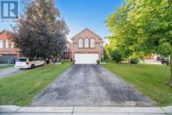 3725 ALTHORPE CIRCLE | Mississauga Ontario | Slide Image Four