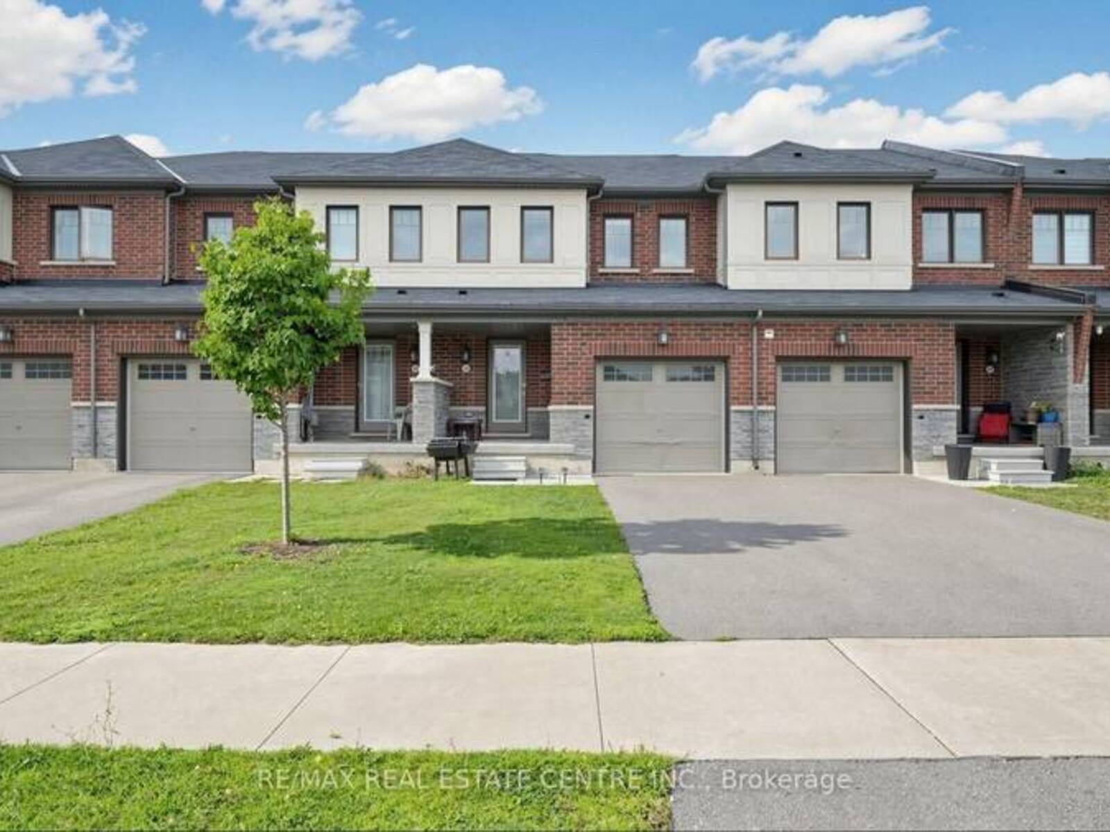 300 BEDROCK DRIVE, Hamilton, Ontario L8J 0M4