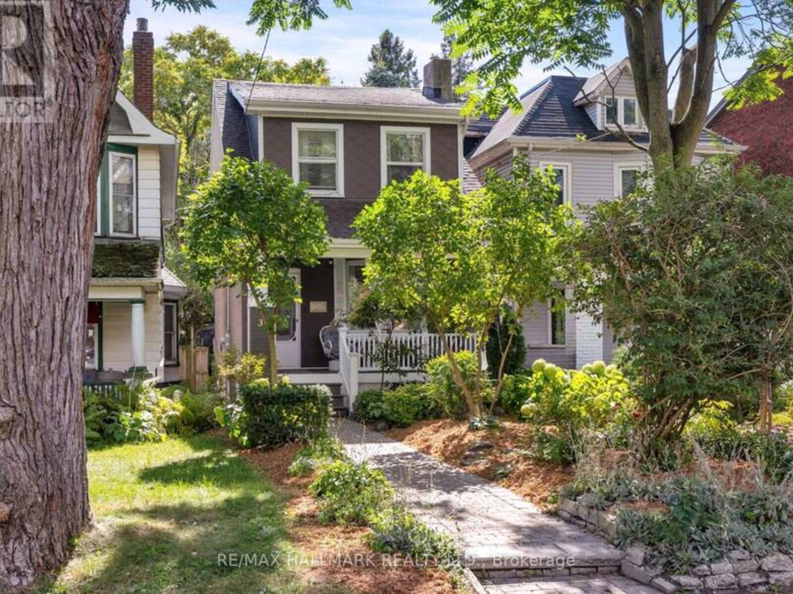 31 CASSELS AVENUE, Toronto, Ontario M4E 1X9