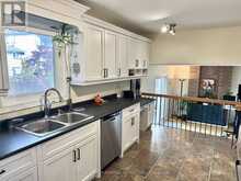 20 SANDERSON CRESCENT | Richmond Hill Ontario | Slide Image Twelve