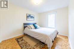 20 SANDERSON CRESCENT | Richmond Hill Ontario | Slide Image Nineteen