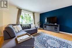 20 SANDERSON CRESCENT | Richmond Hill Ontario | Slide Image Six