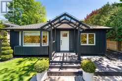 32 FARLEY CIRCLE | Georgina Ontario | Slide Image One