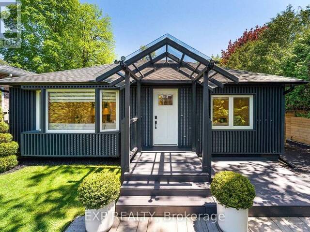 32 FARLEY CIRCLE Georgina Ontario, L0E 1S0 - 3 Bedrooms Home For Sale