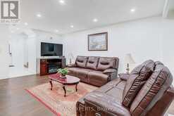 10 KNIGHTSBRIDGE WAY | Markham Ontario | Slide Image Six