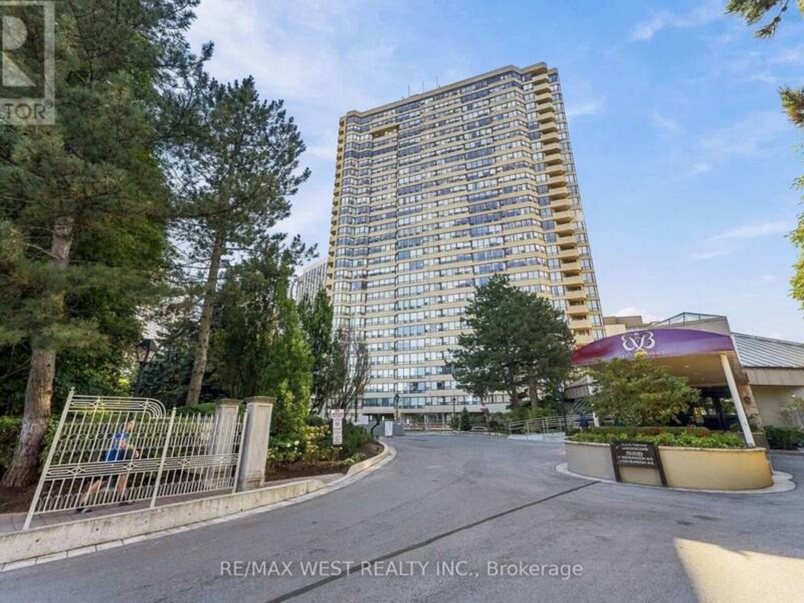 1009 - 1320 ISLINGTON AVENUE, Toronto, Ontario M9A 5C6