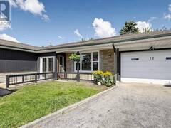 12 GREYFRIAR COURT Toronto Ontario, M3N 2A9