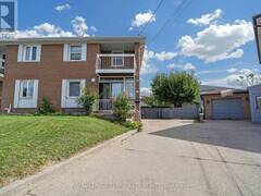 11 DIXIANA COURT Toronto Ontario, M3L 1X3