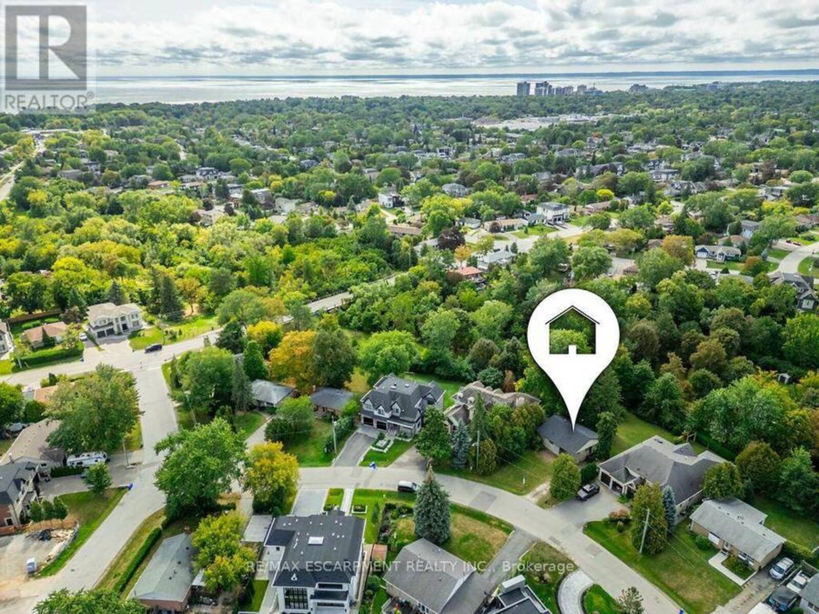 526 STAFFORD DRIVE, Oakville, Ontario L6L 4M5