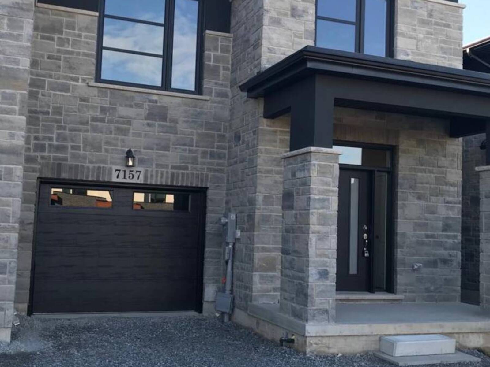 7157 PARSA STREET, Niagara Falls, Ontario L2H 3T2