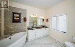 2 CLIFF THOMPSON COURT | Georgina Ontario | Slide Image Twelve