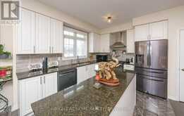 2 CLIFF THOMPSON COURT | Georgina Ontario | Slide Image Seven