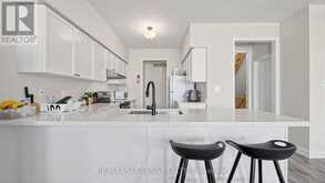 19 BOOT TERRACE | Toronto Ontario | Slide Image Twelve