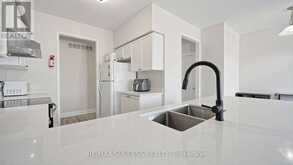 19 BOOT TERRACE | Toronto Ontario | Slide Image Thirteen