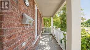 19 BOOT TERRACE | Toronto Ontario | Slide Image Two