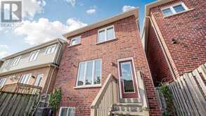19 BOOT TERRACE | Toronto Ontario | Slide Image Forty-four