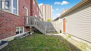 19 BOOT TERRACE | Toronto Ontario | Slide Image Forty-five