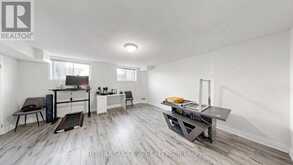 19 BOOT TERRACE | Toronto Ontario | Slide Image Six