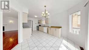 30 CULTURE CRESCENT | Brampton Ontario | Slide Image Thirteen