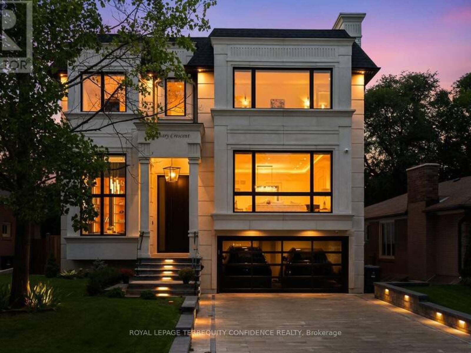 8 CANARY CRESCENT, Toronto, Ontario M2K 1Z1