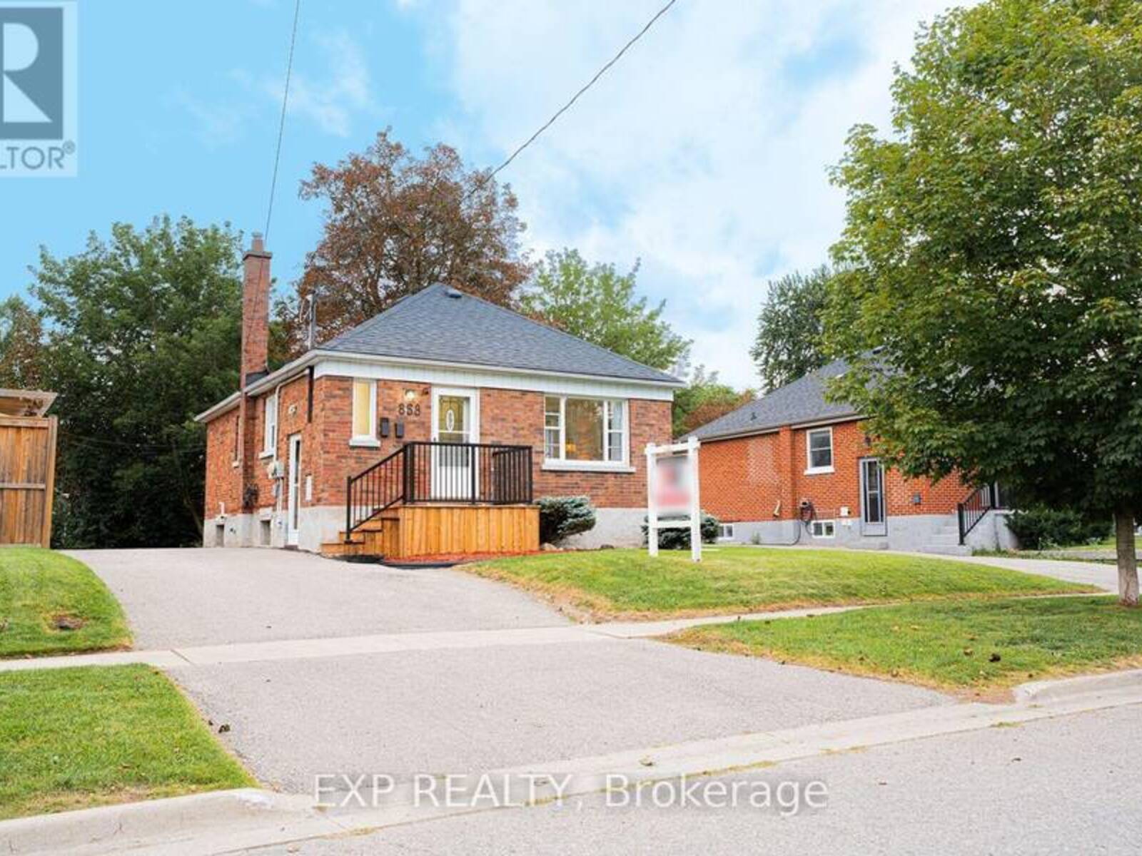 858 GRIERSON STREET, Oshawa, Ontario L1G 5J9