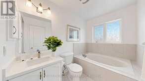 18 MONTAGUES LANE | Markham Ontario | Slide Image Ten
