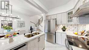 18 MONTAGUES LANE | Markham Ontario | Slide Image Seven