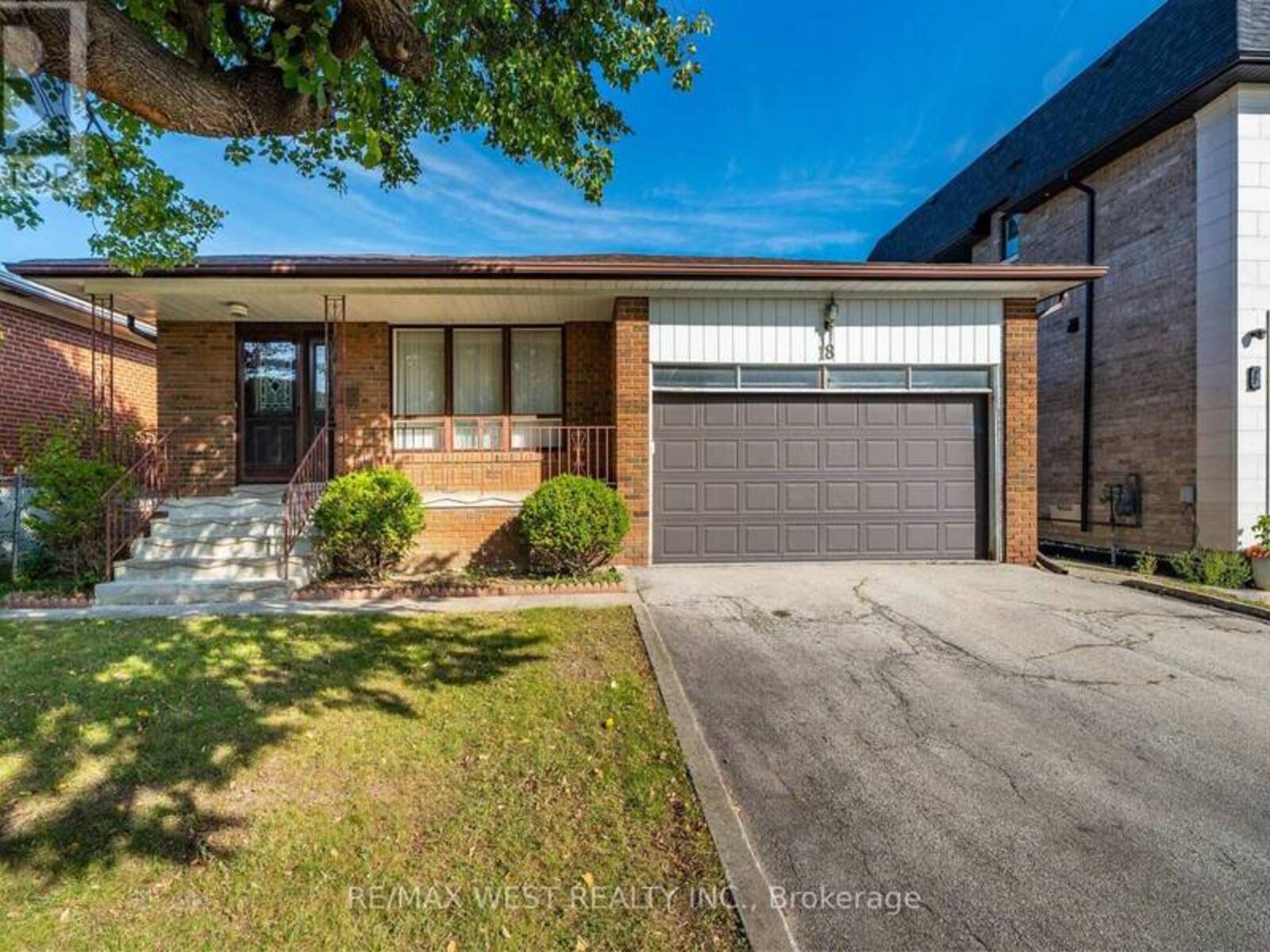 18 PHEASANT VALLEY COURT, Markham, Ontario L3T 2H1