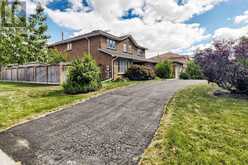 35 LINDEN CRESCENT | Brampton Ontario | Slide Image Four